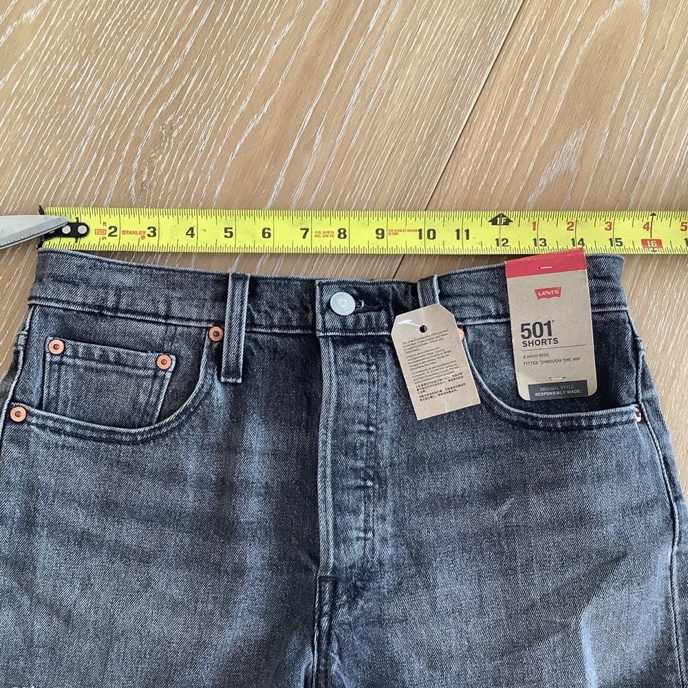 NWT Levi’s 501 High Rise Shorts 28 - Picture 7 of 9